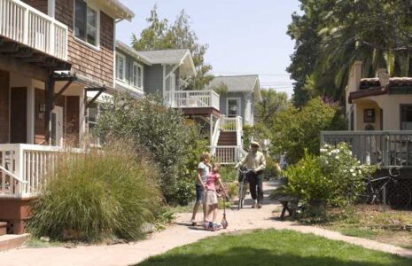 Urban Community: Building Shared Housing in Run-Down Urban Areas Image